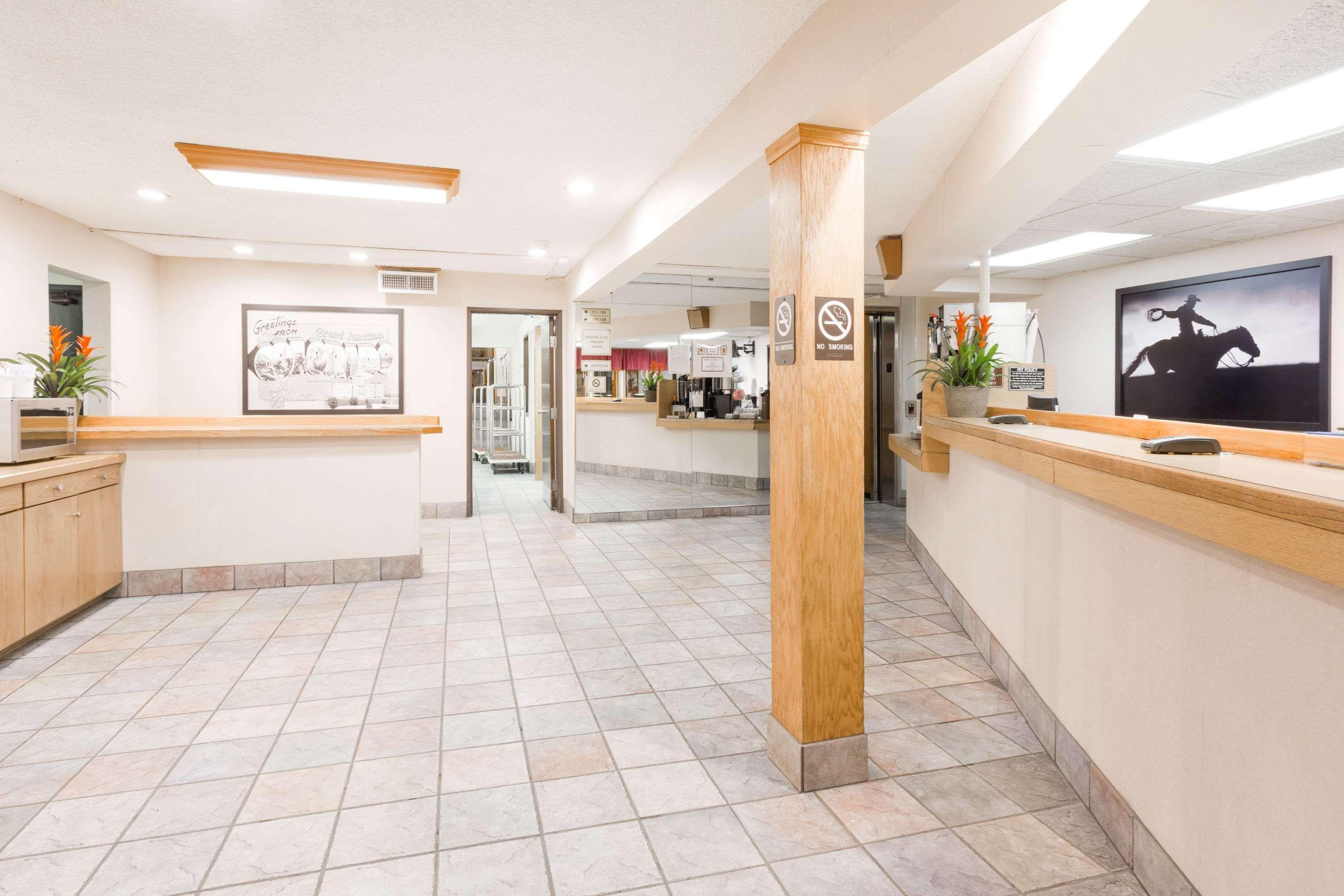 Hotel Super 8 By Wyndham Grand Junction Colorado Exterior foto